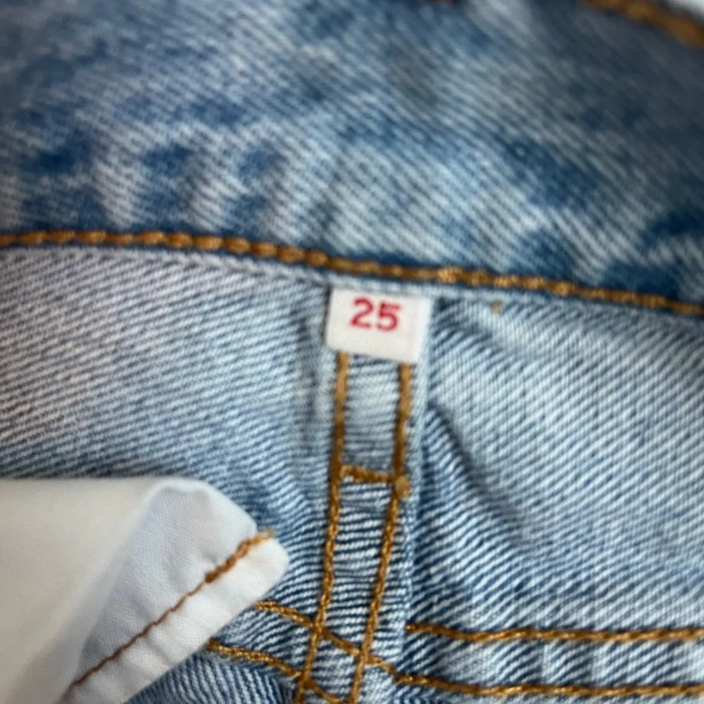 Levi’s Denim Skirt - Picture 3 of 4